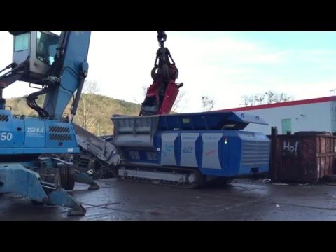 Lindner Urraco 95DK Blue Bull krossar en personbil inkl motor på 1:28 sek