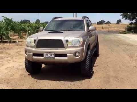 Walk around 2006 Toyota Tacoma 4 inch maxtrac spindle lift 17x9 with -12 offset 285-70-17 tires