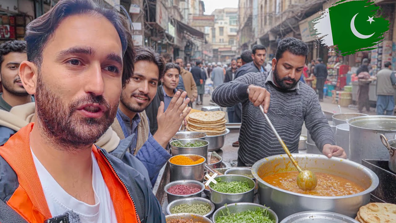 PAKİSTAN’A GELDİM! İlk Günüm ( Sokaklar,Yemekler ve Yaşam )🇵🇰