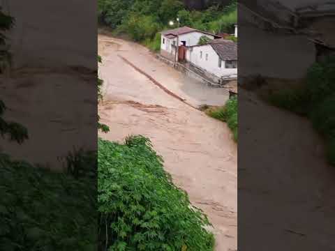 Muita Chuva em Encruzilhada BA
