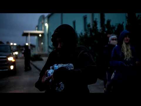 冬季風暴過後，德州人面臨缺水問題 (Texans face water shortages after winter storm)