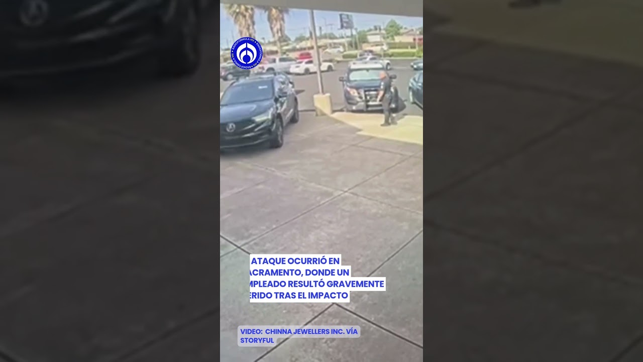 Robo de película: hombre revienta joyería con auto para robar