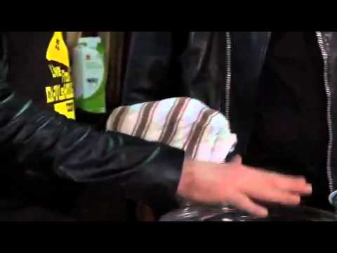 John Rzeznik and Daryl Hall - Buffalo Wings (Live From Daryl's House).mp4