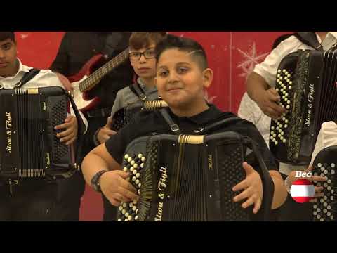 Kristijan Nedeljkov Kiki - Bere cura plavi jorgovan - Sezam produkcija (Tv Sezam 2022)