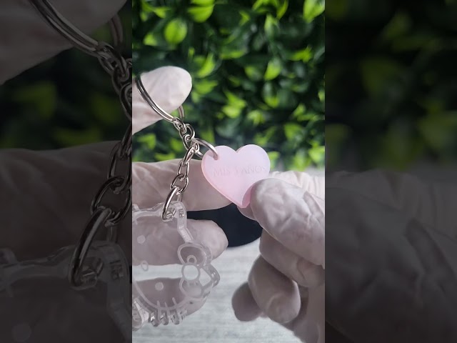 Vídeo relacionado con Konix Hello Kitty Llavero 4 x 4 cm - Metal - Diseño de unicornio