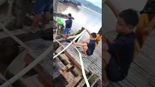 Download lagu nunggu banyu kada naik naik😂 mp3