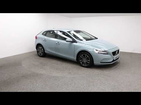 USED VOLVO V40 2.0 D2 MOMENTUM 5d 118 BHP 2017