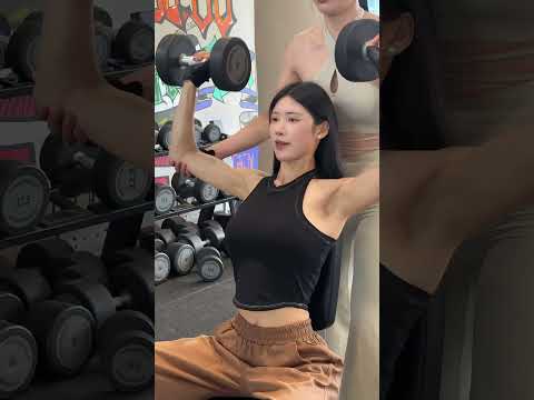 She Let It Fall — And Walked On Without Looking Back | Strength in Stillness #334