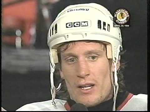 Watch Former NHL Star Jeremy Roenick Uses 2 Golf Clubs To Catch Rattlesnake