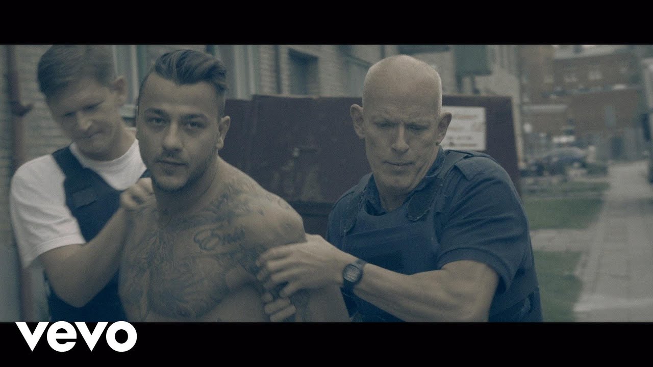 Leslie Tay – ”Vems fel”