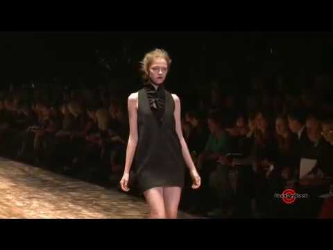 GIAMBATTISTA VALLI - Paris Fashion Week Spring 2010 Runway Show | EXCLUSIVE Footage Full HD (2009)