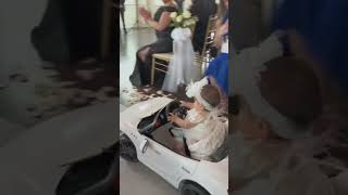 The Cutest Flower Girl You’ve Ever Seen 🎥 @jenna.musumeci #weddingshorts #wedding