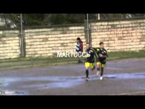 MENTRE IL PAPA' CORRE,IL FIGLIO SEGNA.....