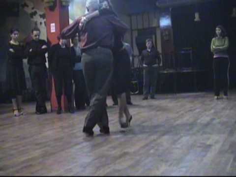  Maria Plazaola  and  Rubén Harymbat  are  dancing  to  the  tango  "  Amarras  "