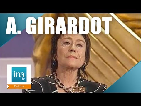 Annie Girardot en larmes aux César 1996 | Archive INA