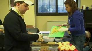 Volunteers Cook a Thanksgiving Feast