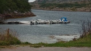 preview picture of video 'Vom Boot ein wenig den Fjord gefilmt (Norway, Vikna, Skjaergardscamping)'