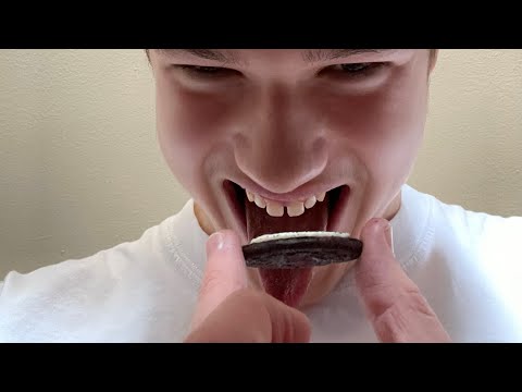 How psychopaths eat Oreos