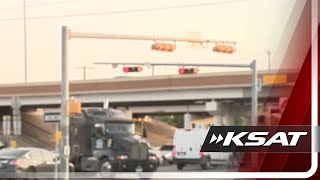 Power outages cause San Antonio traffic lights to flash for hours