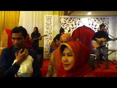 Beautiful Monday - Bibir Tipis Merah Jambu (Acoustic)