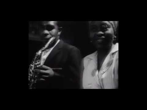 Son House vs Howlin Wolf on the blues