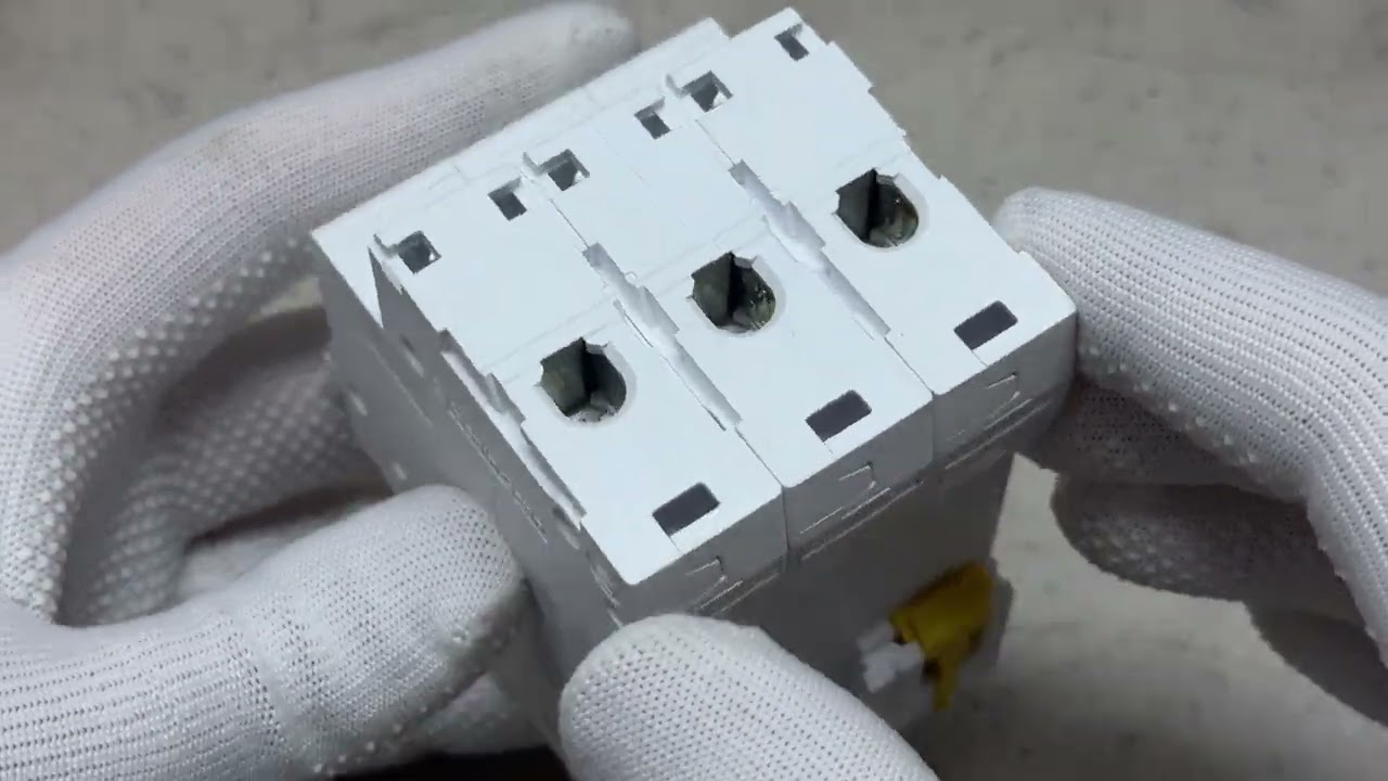 Автоматичний вимикач 3P 6А С Resi9 Schneider Electric R9F12306