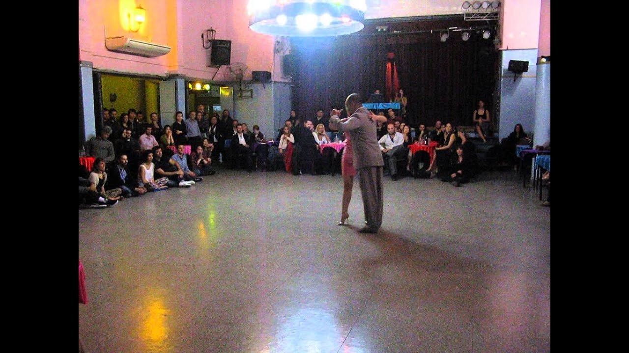 SANTIAGO CASTRO y CARLA ROSSI en Viva La Pepa Milonga﻿ (1/4)