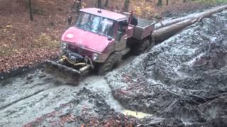 Mercedes Unimog pull heavy logs