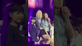 Download lagu Aaauggggghhhhh 🥵 it hurts  #Jenlisa #blackpink mp3