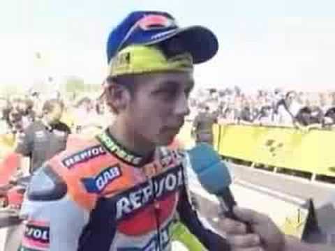 evidentemente li tira il culo arrivare dietro