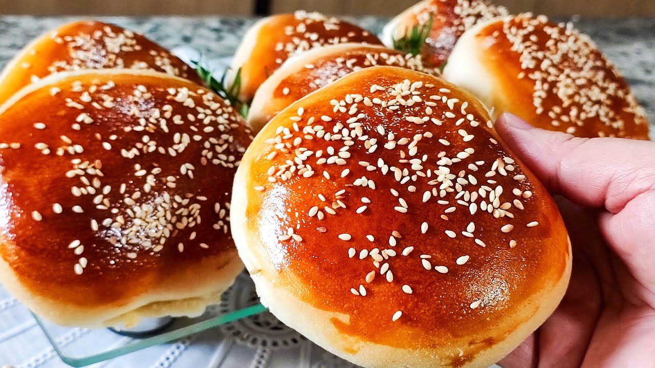 Hambúrguer Assado com Massa Caseira: Uma Delícia para o Fim de Semana!