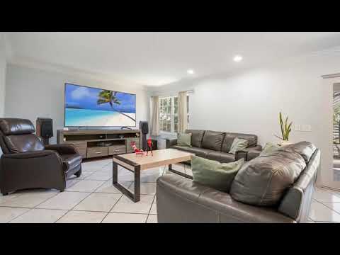 Slideshow Video by iUSE Photography - 14620 SW 148 CT, MIAMI, FL, 33196