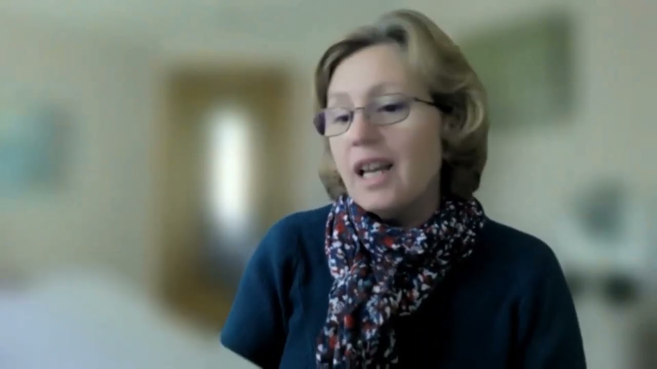 Resettling in the English Language Dr  Carmen Bugan