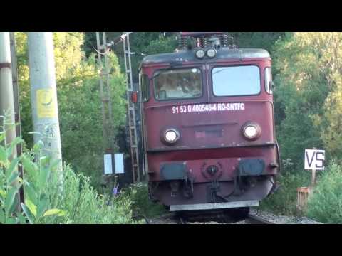 Tren R5703 Suceava - Ilva Mica la iesire din tunel dintre Silhoasa si Lunca Ilvei -  22.07.2016