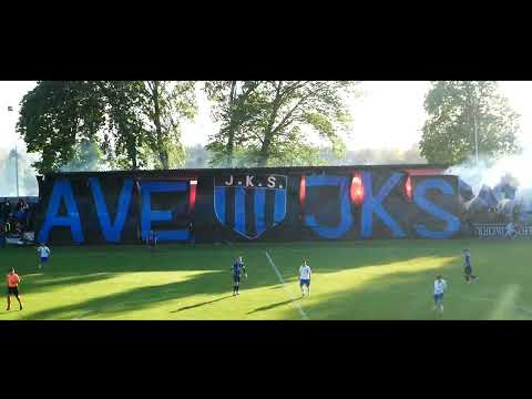 Doping i oprawa kibiców JKS JAROSŁAW podczas meczu z Karpatami Krosno 10.05.23