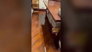 Il negozio allagato dal temporale, il commerciante se la prende con i cantieri del tram