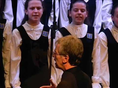 BORZEGUIM (Tom Jobim) - Meninas Cantoras de Petrópolis
