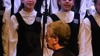 BORZEGUIM (Tom Jobim) - Meninas Cantoras de Petrópolis