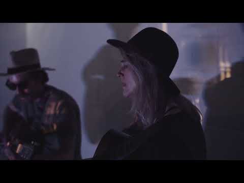 Lynne Hanson | Hold My Breath (Official Video)