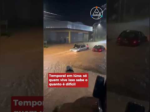 Carrro no alagamento em temporal em Iúna, Espírito Santo: você ajudaria ou só ficaria filmando?
