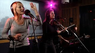 Baby et Lulu sing 'Je Suis Venu Te Dire Que Je M'en Vais' [HD] The Inside Sleeve, ABC RN