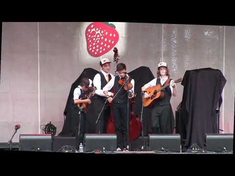E.M.D. - Crying Uncle Bluegrass Band at Strawberry 2019