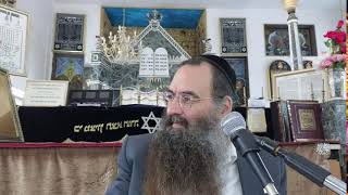 הרב עובדיה יוסף שליט"א (הרב עובדיה יוסף (הנכד)) - התמונה מוצגת ישירות מתוך אתר האינטרנט יוטיוב. זכויות היוצרים בתמונה שייכות ליוצרה. קישור קרדיט למקור התוכן נמצא בתוך דף הסרטון