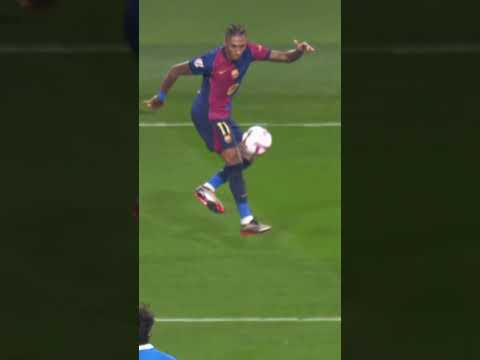 RAPHINHA domina de letra, 'à la NEYMAR', em Barcelona x Espanyol! #shorts