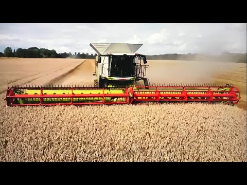 Claas Lexion 8900 45 FT Header Combine The Directors Cut - THE WORLDS BIGGEST COMBINE.