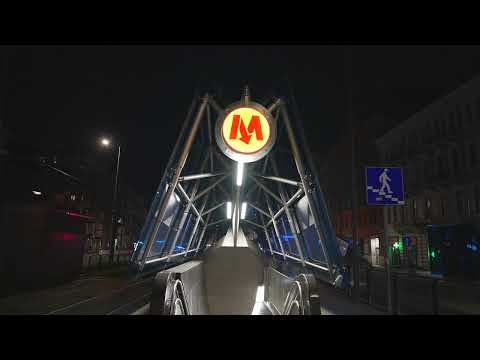 Polônia, Varsóvia, passeio noturno de metrô de Rondo Daszyńskiego a Dworzec Wileński