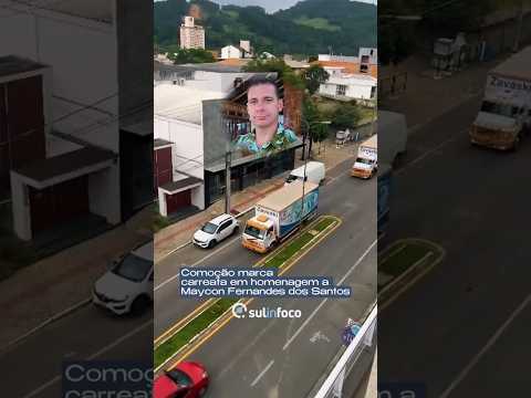Comoção marca carreata em homenagem a Maycon Fernandes dos Santos