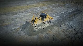 Cat® Performance Cutting Edges on D8T Dozer Help Overall Productivity