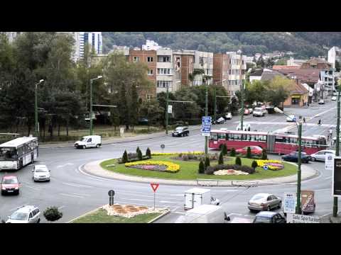 FBW # 54 (ex Berna), pe linia 8, tranversand giratia de la Faget (HD)