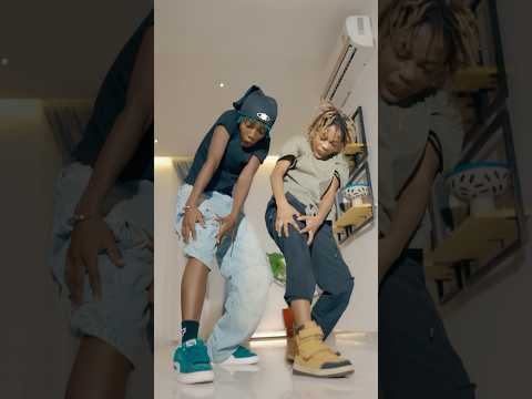 Lisa and Abigail are twins?😆🔥